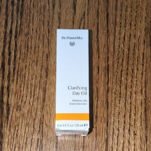 NEW In Box Dr. Hauschka Clarifying Day Oil